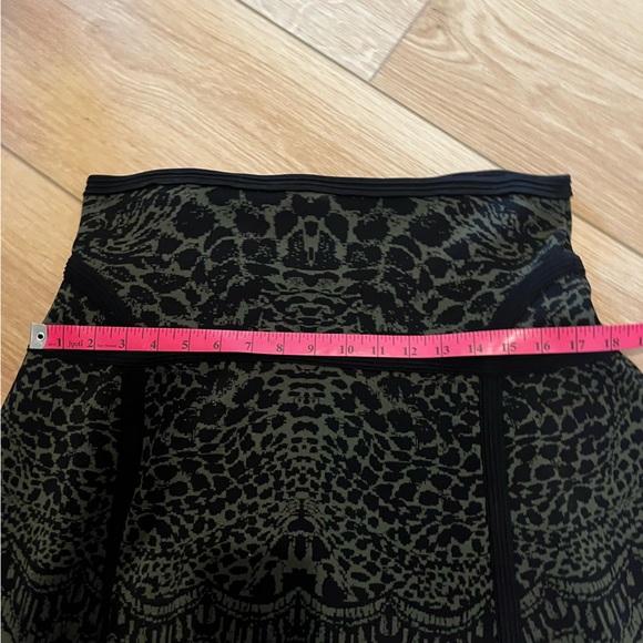 DVF Flote A-Line Stretch Knit Mini Skirt Mixed Reptile Print Size Large - Picture 5 of 11